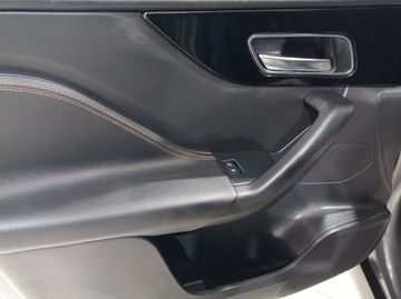 Jaguar F-Pace - 4