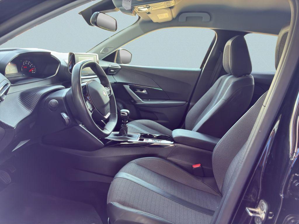 Peugeot 2008 PureTech 130 Allure