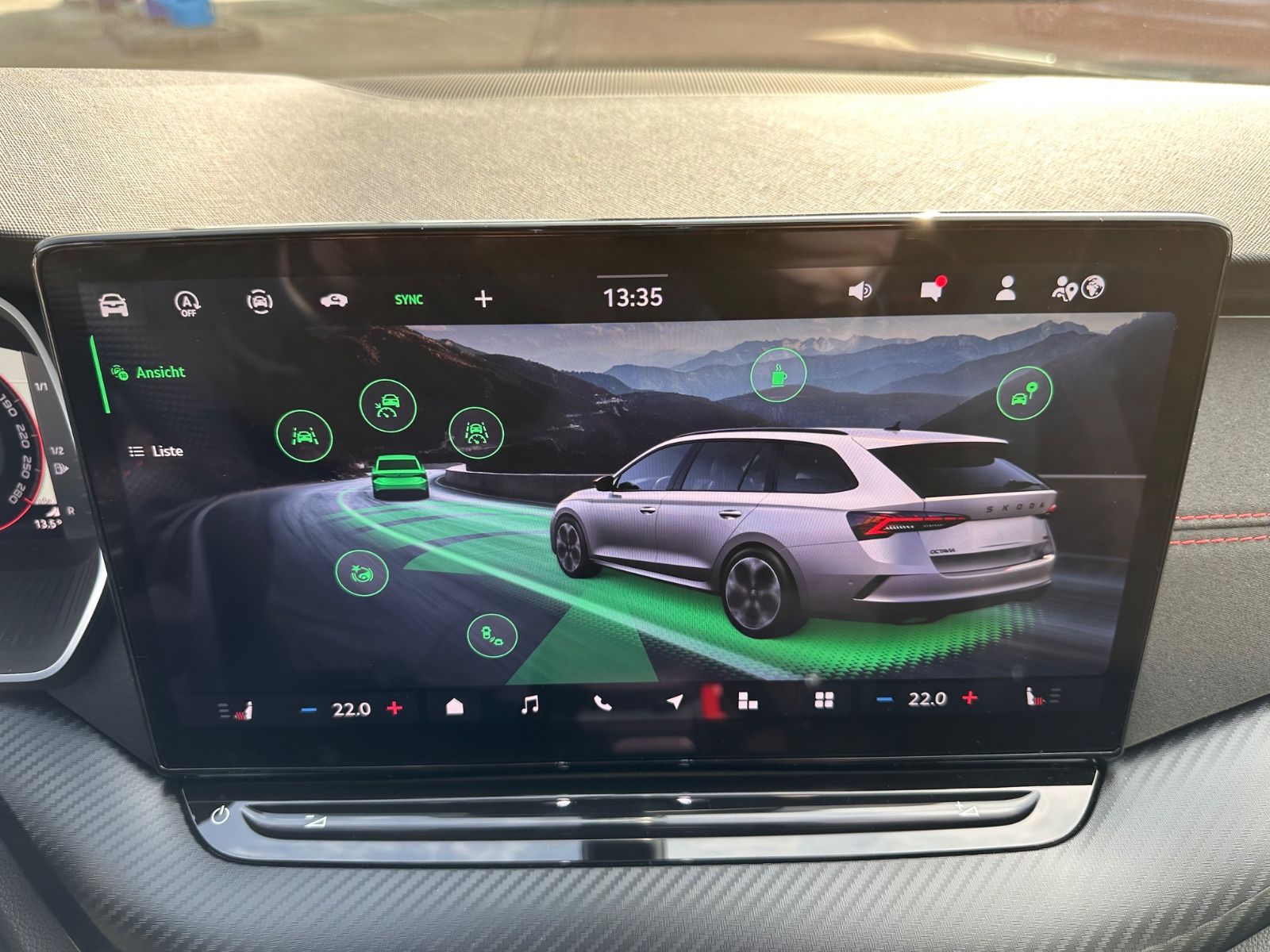 Fahrzeugabbildung SKODA Octavia Combi RS 2.0 TSI Matrix/Pano/Navi/ACC