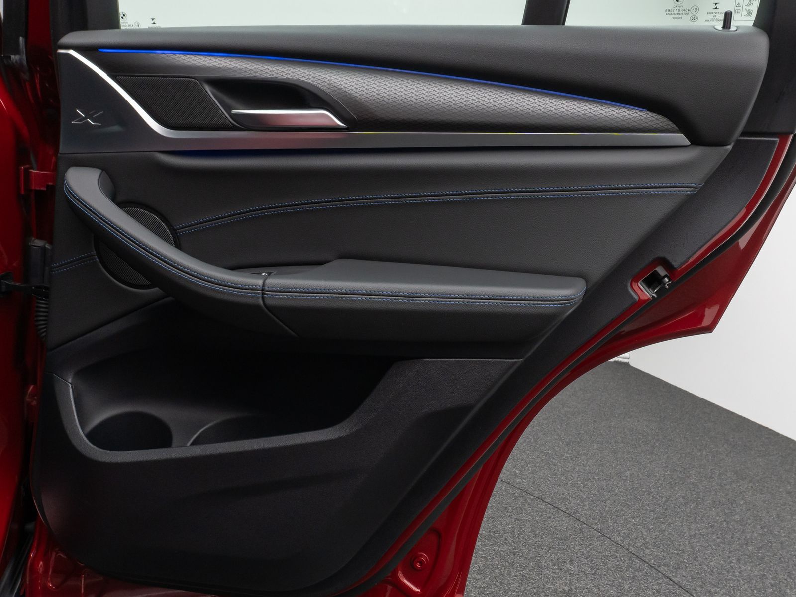 Fahrzeugabbildung BMW X4 xD20d M Sport X Panorama HUD HiFi Komfort 20"