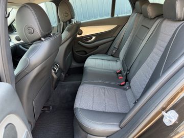 Mercedes E 200 - 9