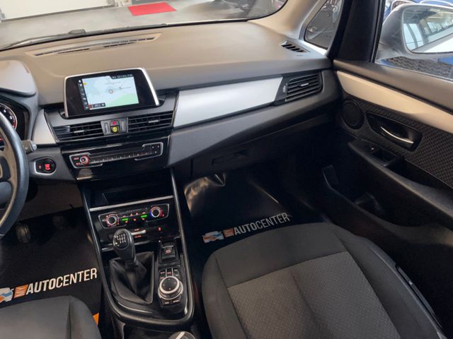 BMW 218d Active Tourer *NAVI*1.HAND*19%*PDC*SHZ*