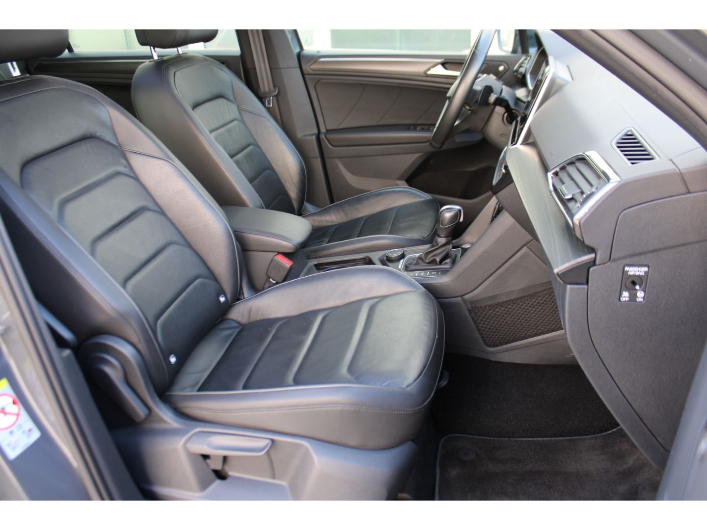 Fahrzeugabbildung SEAT Tarraco Xcellence 4Drive Pano LED ACC AHK StHZg