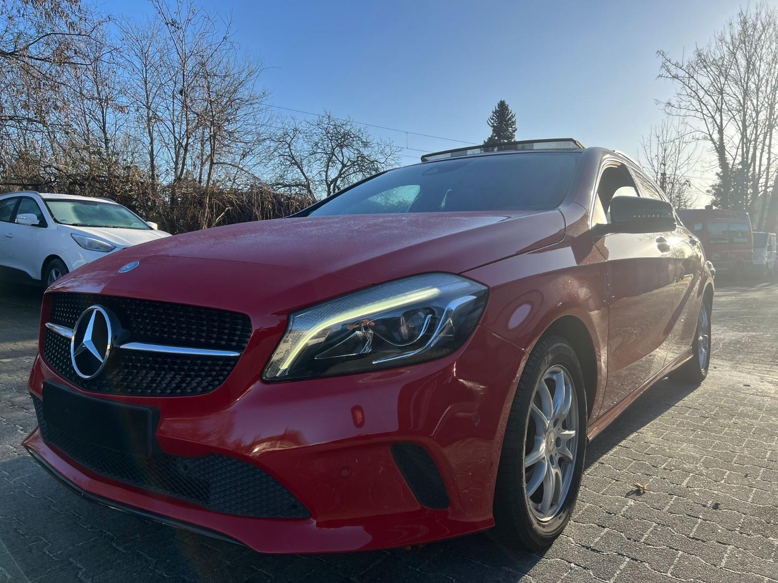 Mercedes-Benz A 180 CDI /BlueEfficiency/Automatik//Pano/MF/SHZ