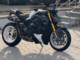 Ducati Streetfighter V4S - DUCATI ST4