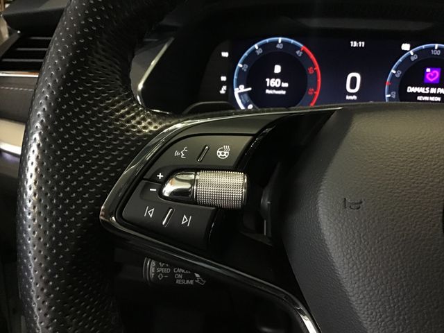 Fahrzeugabbildung Skoda Octavia 2.0 TDI Style Combi Navi/AHK/ACC/HUD/Mem