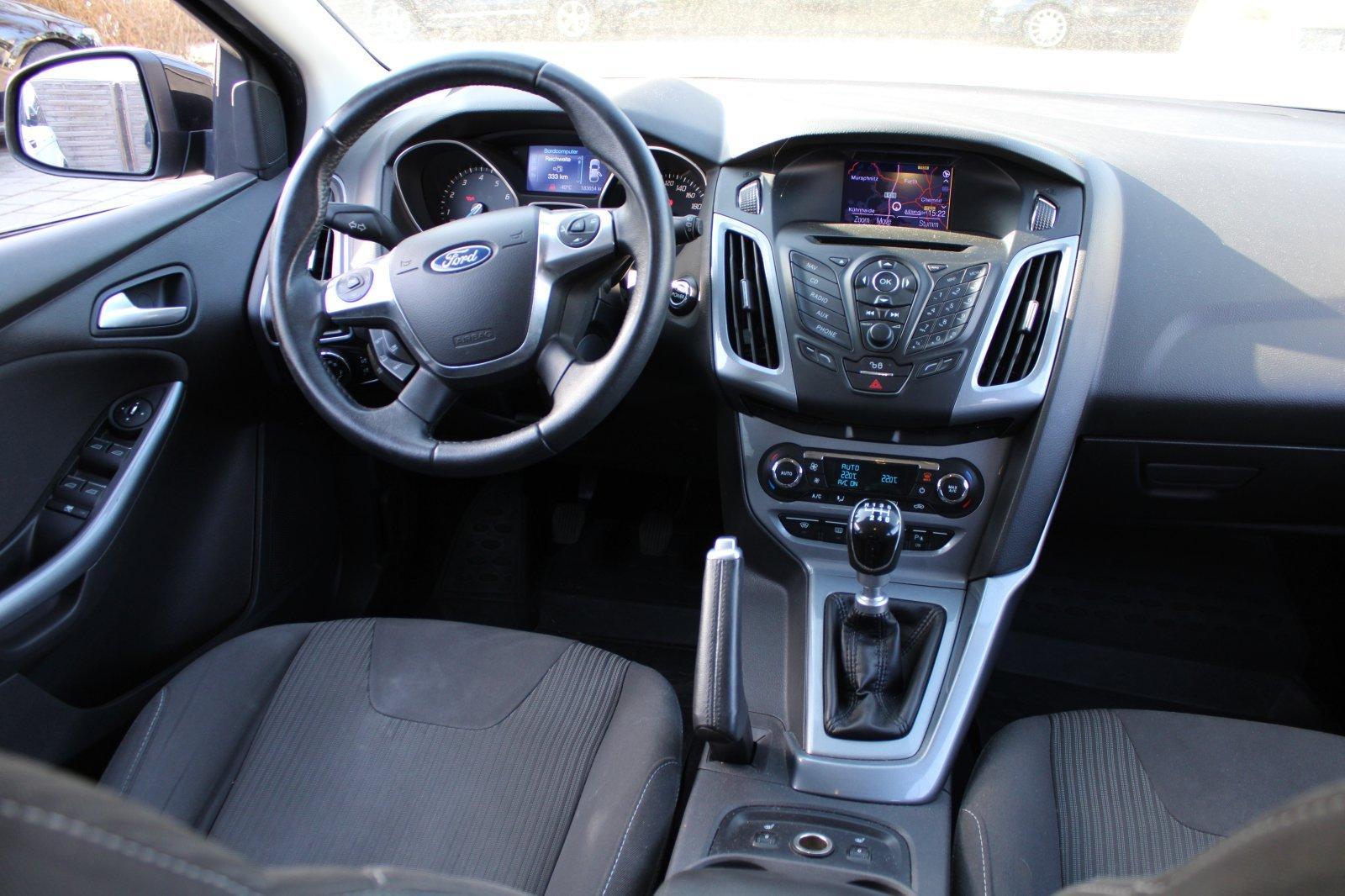 Ford Focus 2013 — photo 8