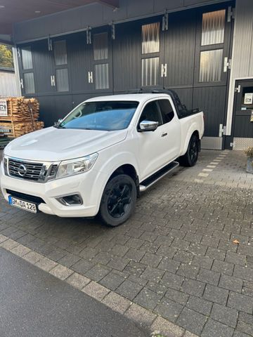 Nissan Navara NP 300 D23 King Cab N-Connecta 1. Hand