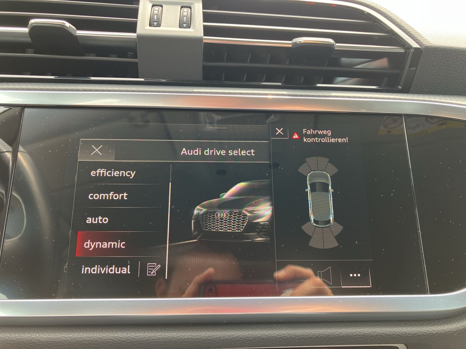 Fahrzeugabbildung Audi Q3 Sportback 35 TDI quattro S-line S-tronic LED