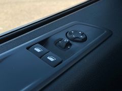 Pössl Vanster *3,1t/3. Sitzreihe*Auto.*Drive-Assist*