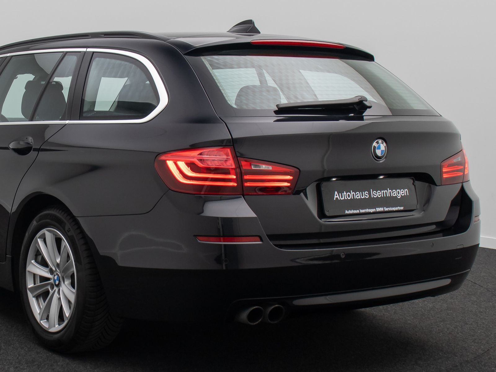 Fahrzeugabbildung BMW 530d NaviProf GeschwindigReg PDC Bi-Xenon Leder