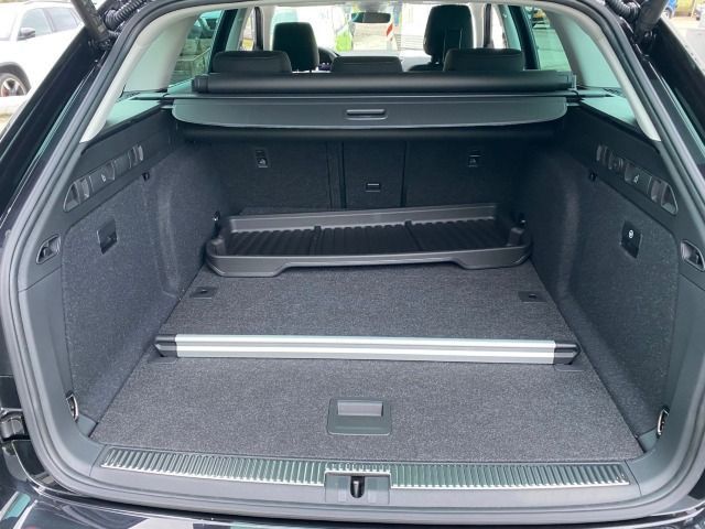 Fahrzeugabbildung SKODA Superb Combi *Matrix*RFK*19Zoll*Side Assist*eHec