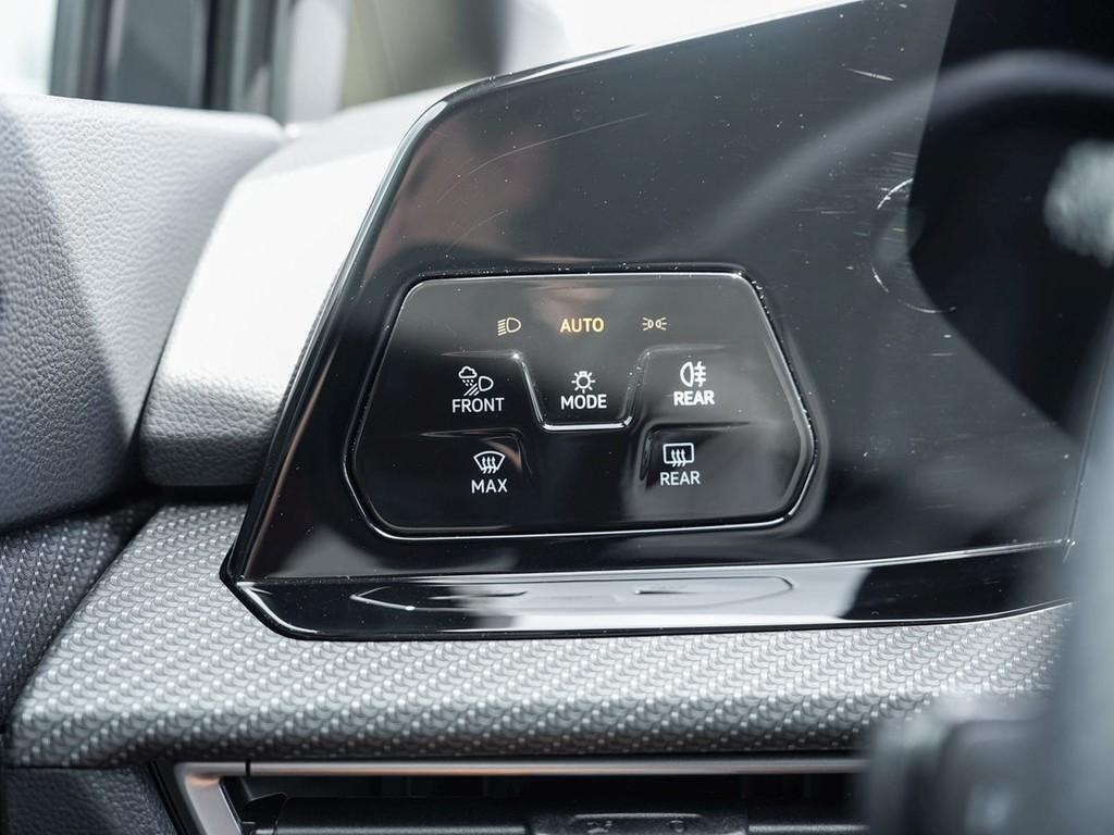 Volkswagen Golf VIII 1,5 eTSI R-Line DSG,Matrix,Black Style, миниатюра 18