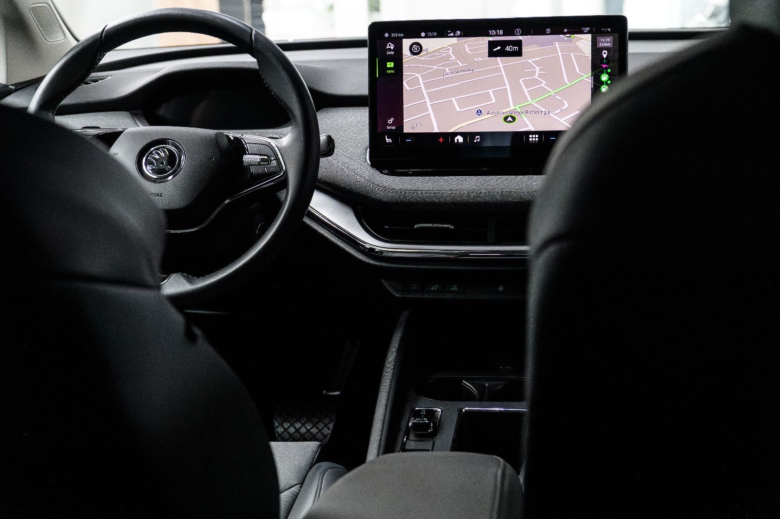 Fahrzeugabbildung SKODA Enyaq 60 Loft MATRIX-LED+RFK+NAVI+KEYLESS+SZH