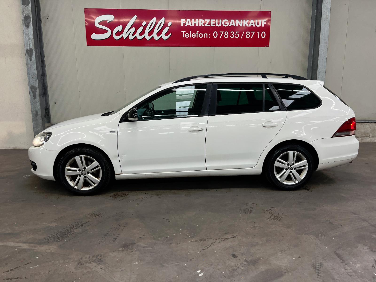 Volkswagen Golf 2013 — rear view