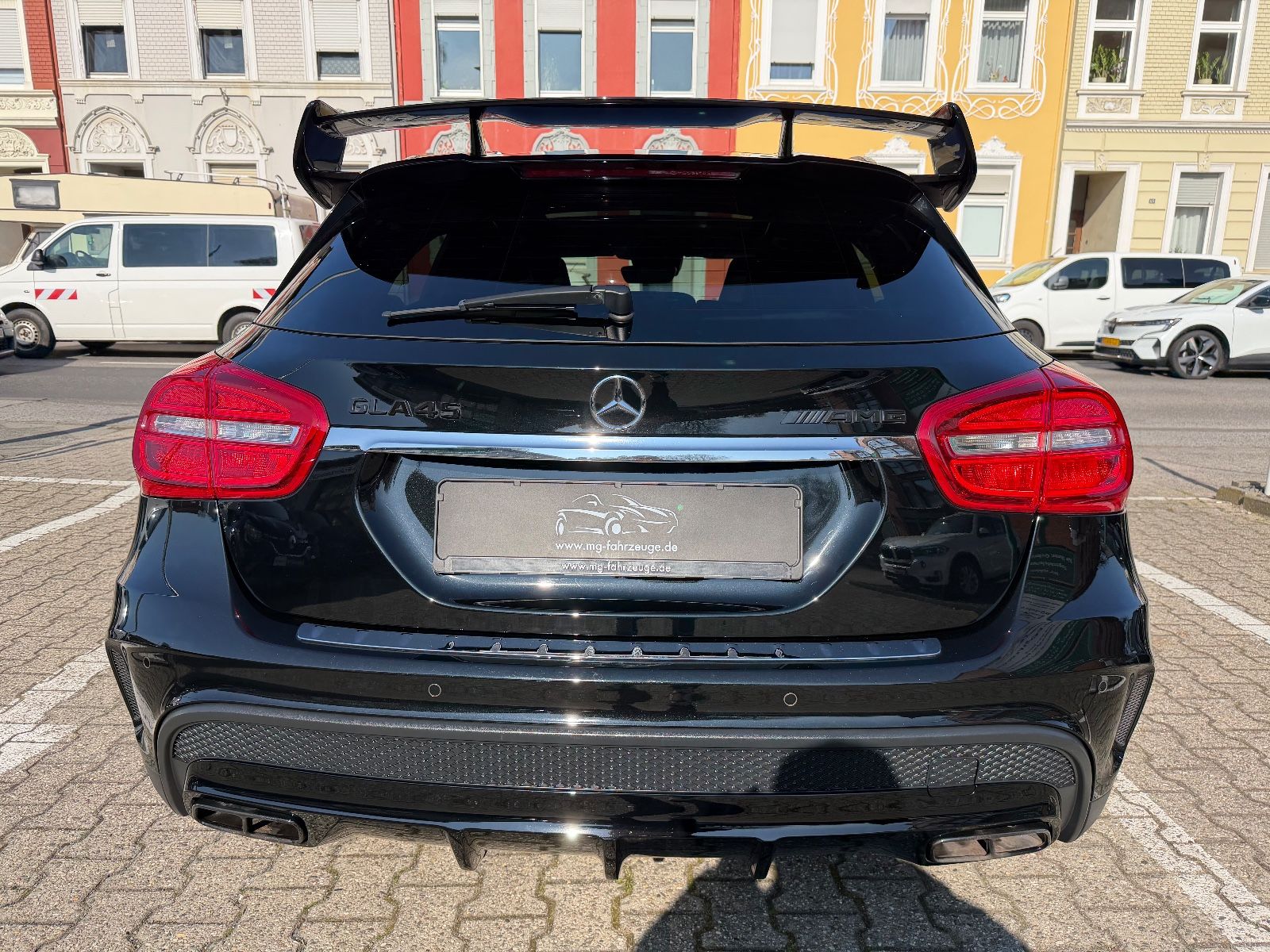 Fahrzeugabbildung Mercedes-Benz GLA 45 AMG 4Matic AERO KIT PANORAMA KLAPPE