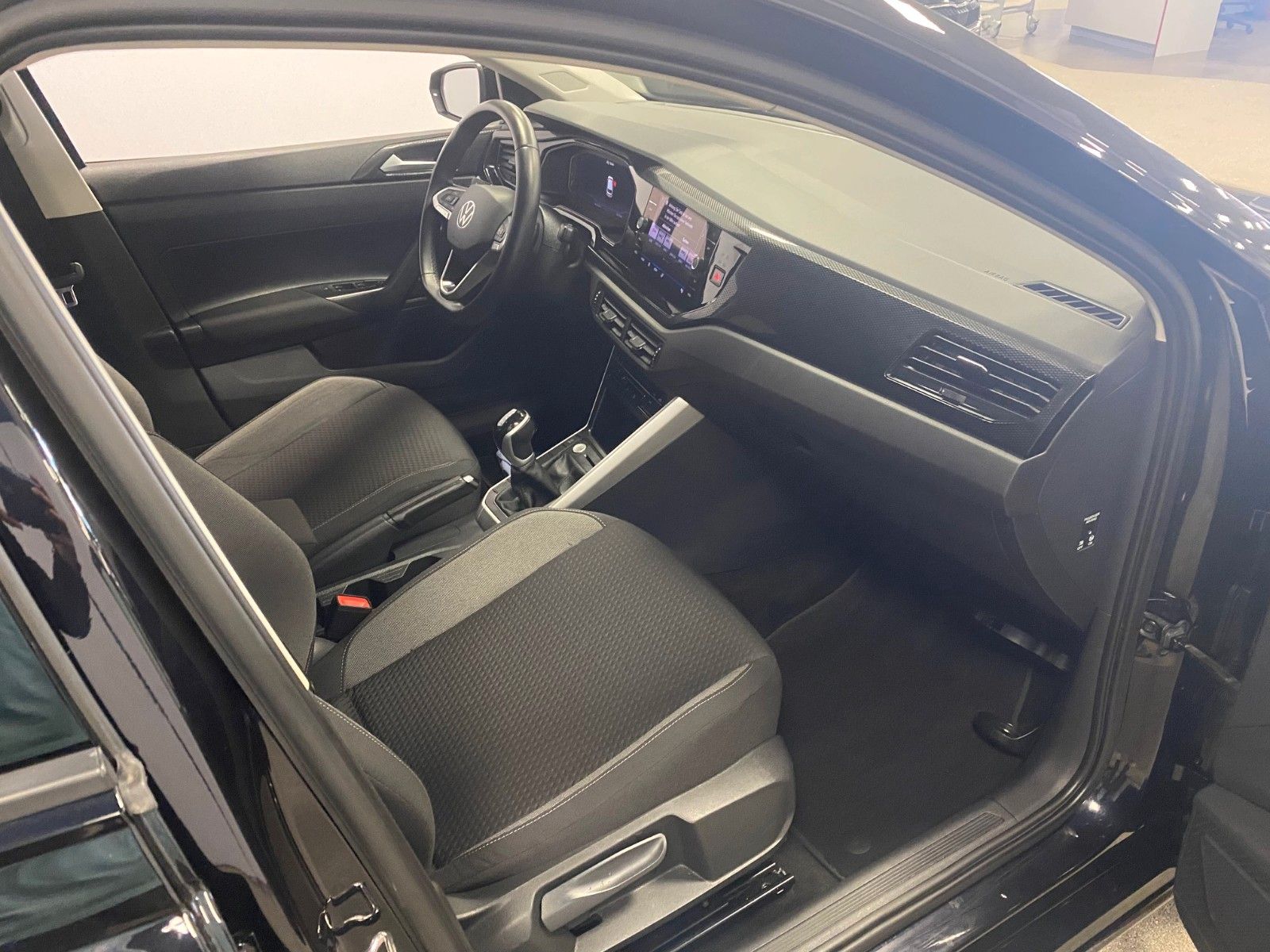 Fahrzeugabbildung Volkswagen Polo 1.0 TSI 70kW DSG Life+LED+APP CONNECT+NAVI+