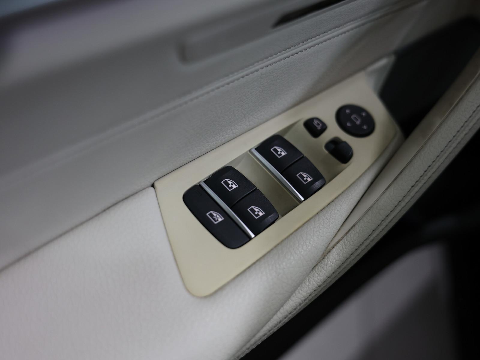 BMW 520d Touring BUSINESS / LIVE-COCKPIT+NAVI+360°