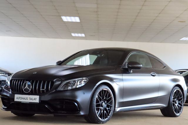 Mercedes-Benz C 63 AMG Coupe Pano/Carbon/Night-Paket/Alcantara