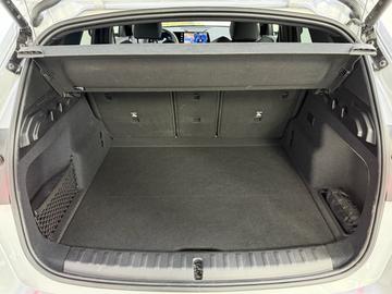 2026 BMW IX1 缩略图 20