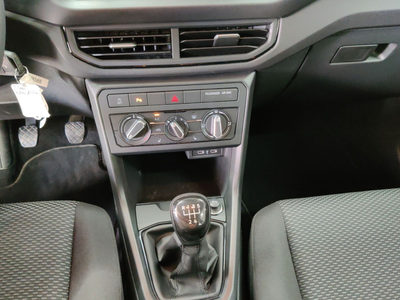 Volkswagen T-Cross - Bild 12