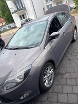 Ford Focus mk3 EcoBoost stufenheck Zahnrie... - Ford Focus: Limousine, Stufenheck