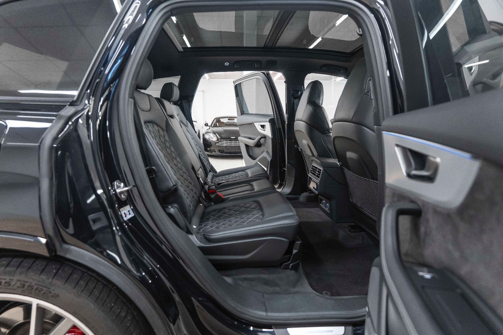 Fahrzeugabbildung Audi SQ7 4.0 TDI quattro HUD LED BOSE 3D MASSAGE LUFT