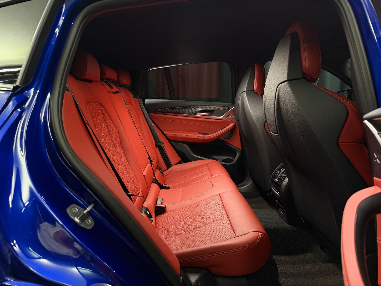 Fahrzeugabbildung BMW X4 M Competition |CARBON|H/K|LASER|HuD