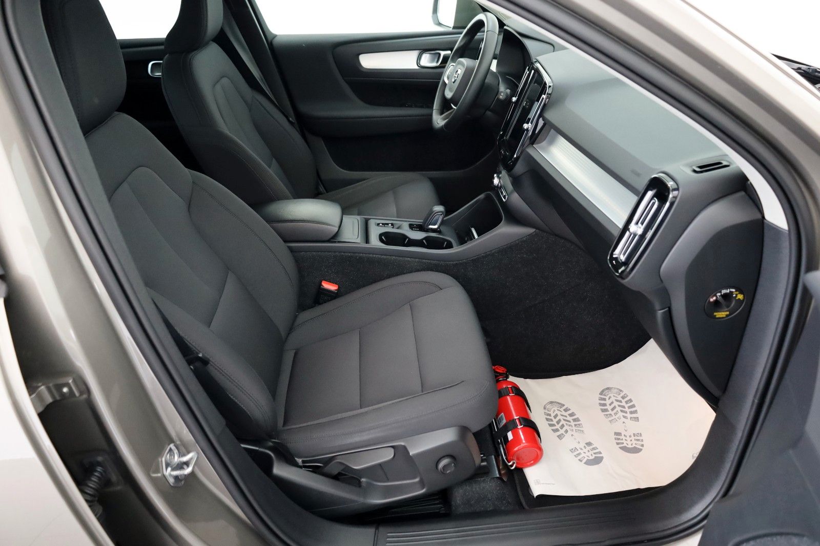 Fahrzeugabbildung Volvo XC40 Momentum Pro Navi,LED,Kamera,SH,Apple Car