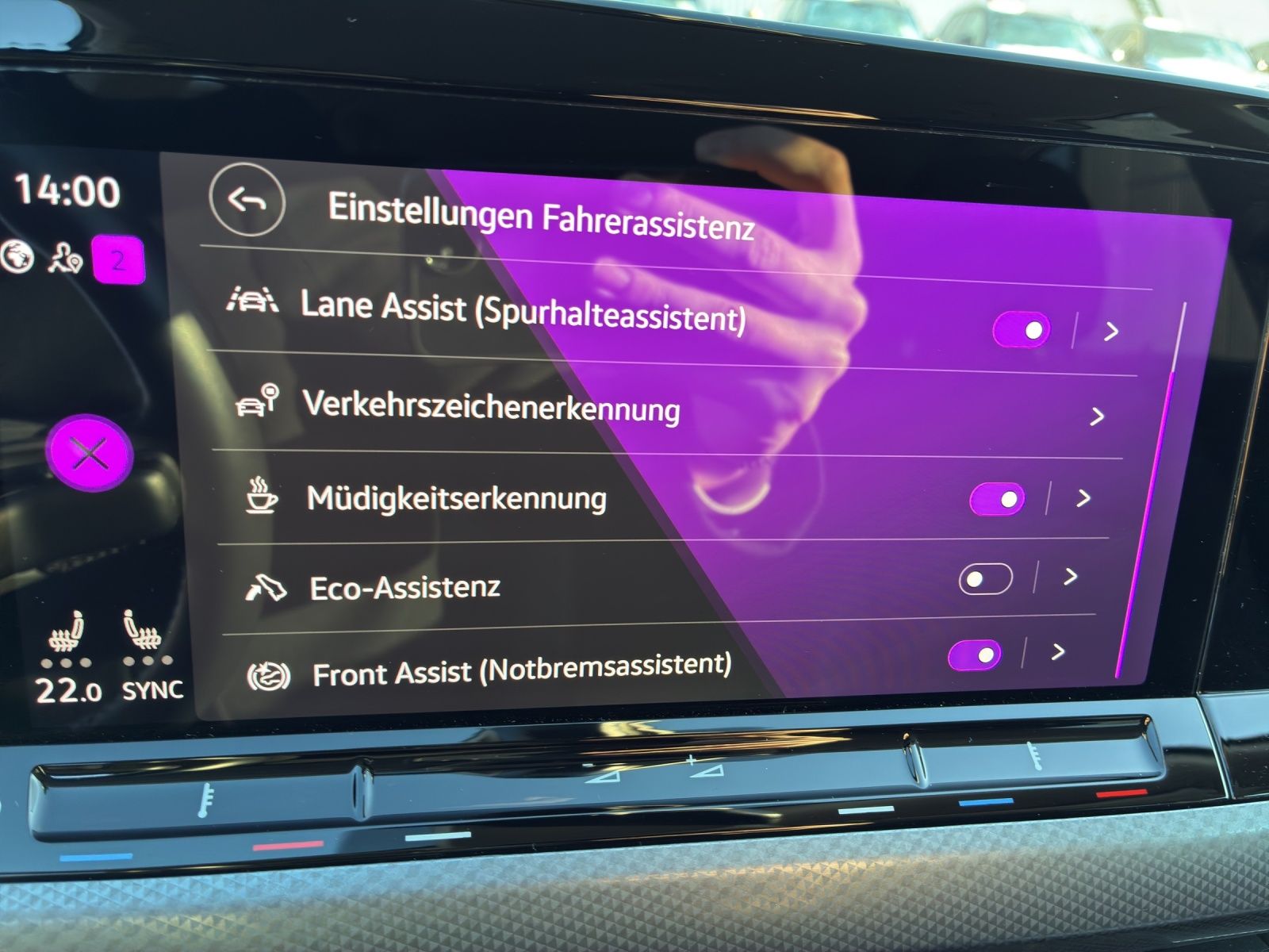 Fahrzeugabbildung Volkswagen Golf VIII Variant Active eTSI LED RFK Navi ACC S