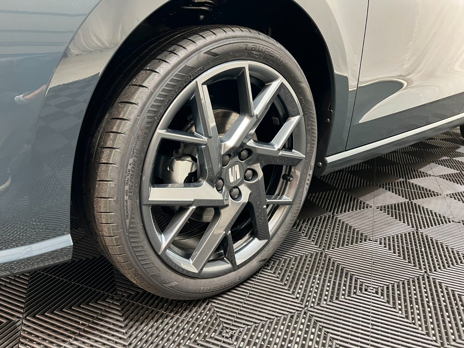 Fahrzeugabbildung SEAT Ibiza 1.0 TSI 85kW FR DSG 18" ALU