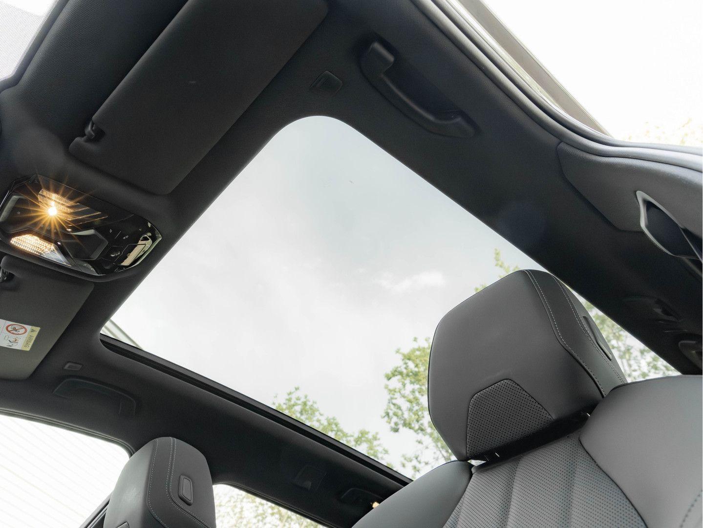 BMW 530 5-serie Touring 530e M-Sport Pro - Pano - AH