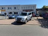 Mitsubishi Pajero 3.2 DI-D Edition 30 1.Hand Scheckheft - Mitsubishi Pajero Gebrauchtwagen