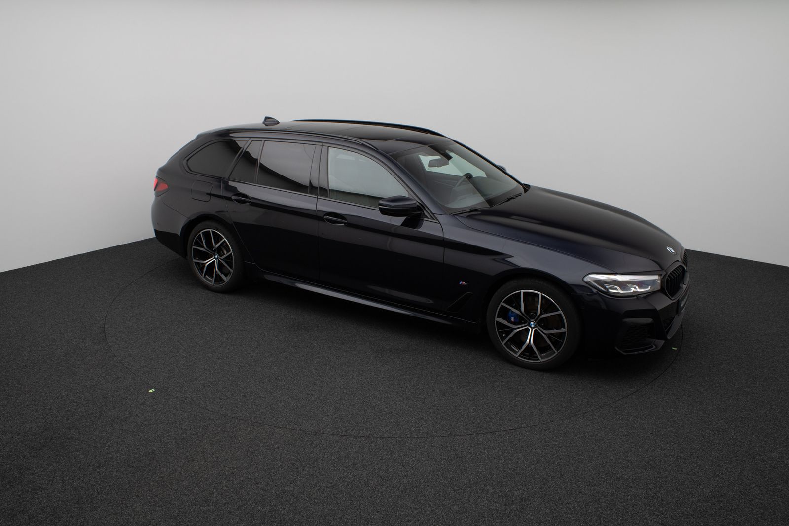 Fahrzeugabbildung BMW 540d xD M Sport Panorama DAB B&W Fernlichtassist