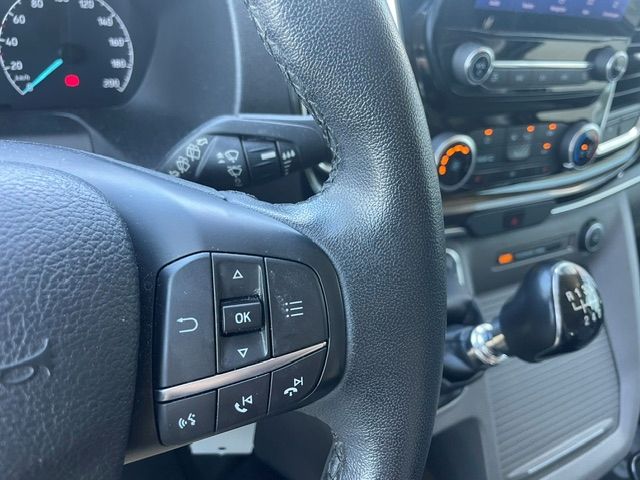 Fahrzeugabbildung Ford Tourneo Custom 320 L1 Titanium X Kamera AHK