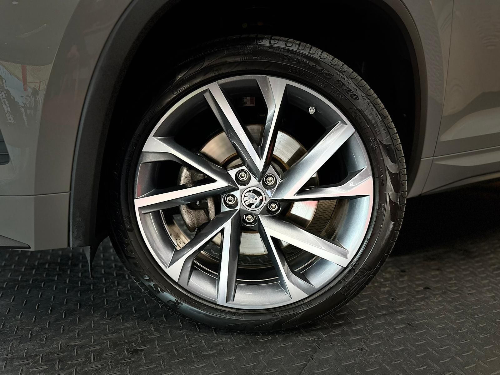 SKODA Kodiaq 2.0TDI SPORTLINE 4x4* LED#4xSHZ#LH#KEYLES - Image 9