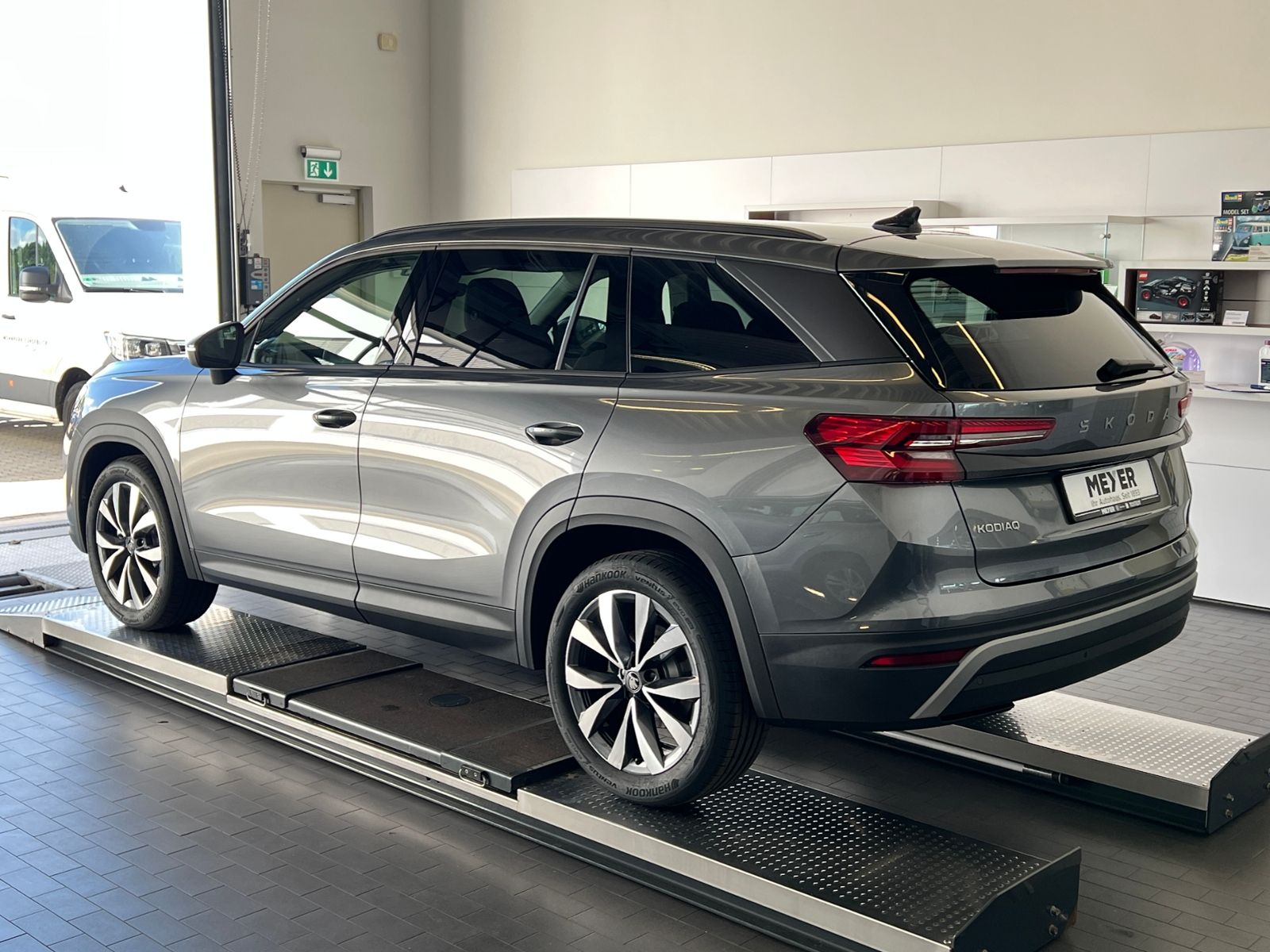 Fahrzeugabbildung SKODA Kodiaq Selection 2.0 TDI DSG *LED,AHK,Navi,Winte