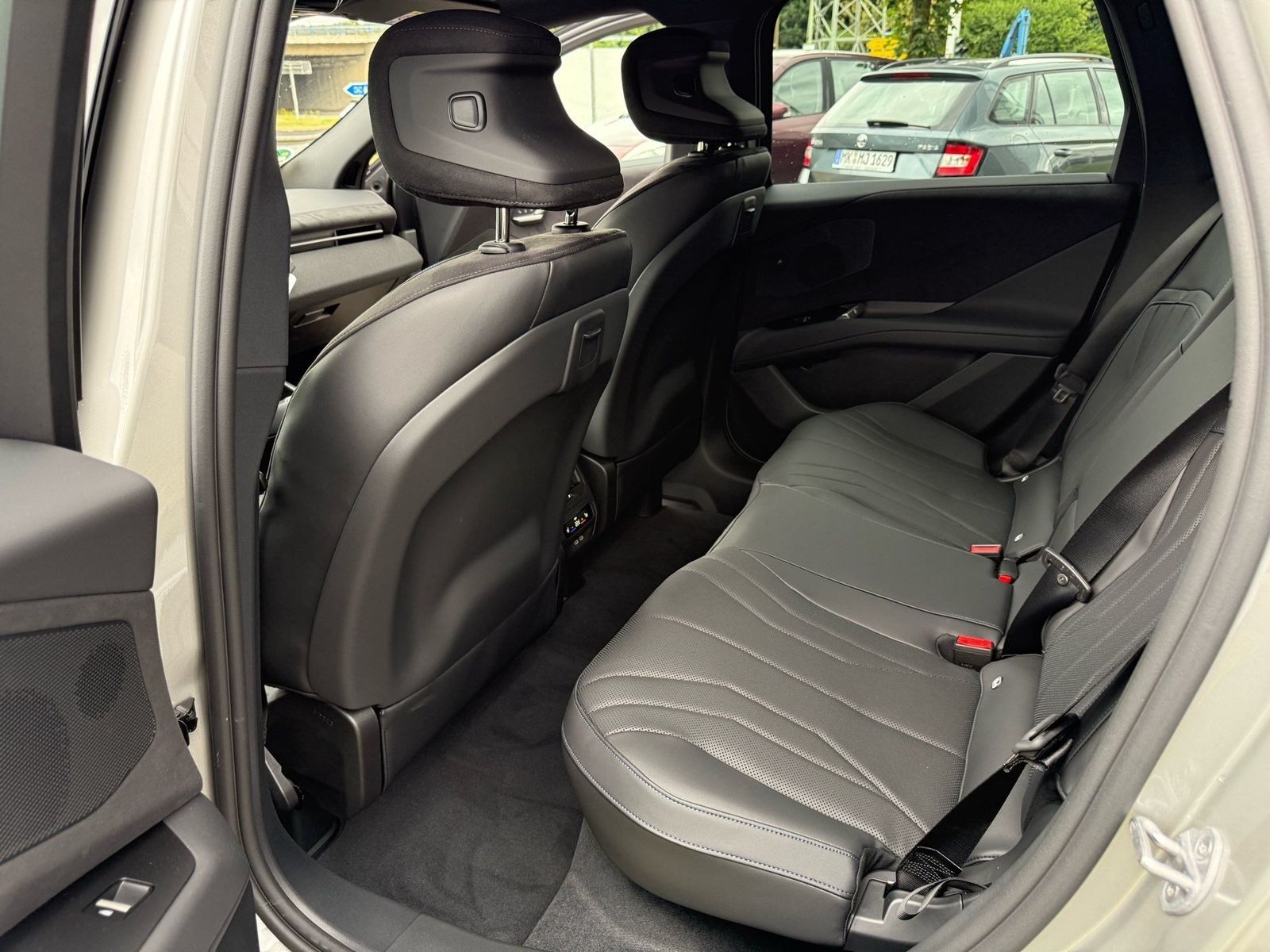 BMW iX3 - Bild 11