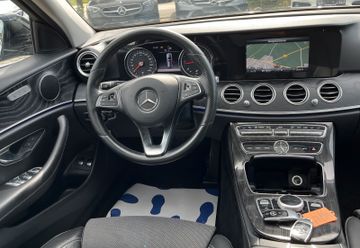 Mercedes E 220 - 12
