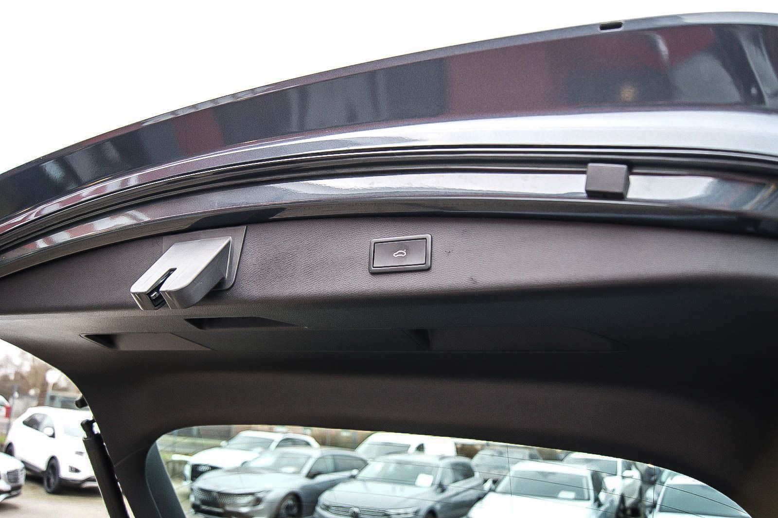 Fahrzeugabbildung CUPRA Leon Sportstourer e-HYBRID VIRTUAL ACC XL 1HAND