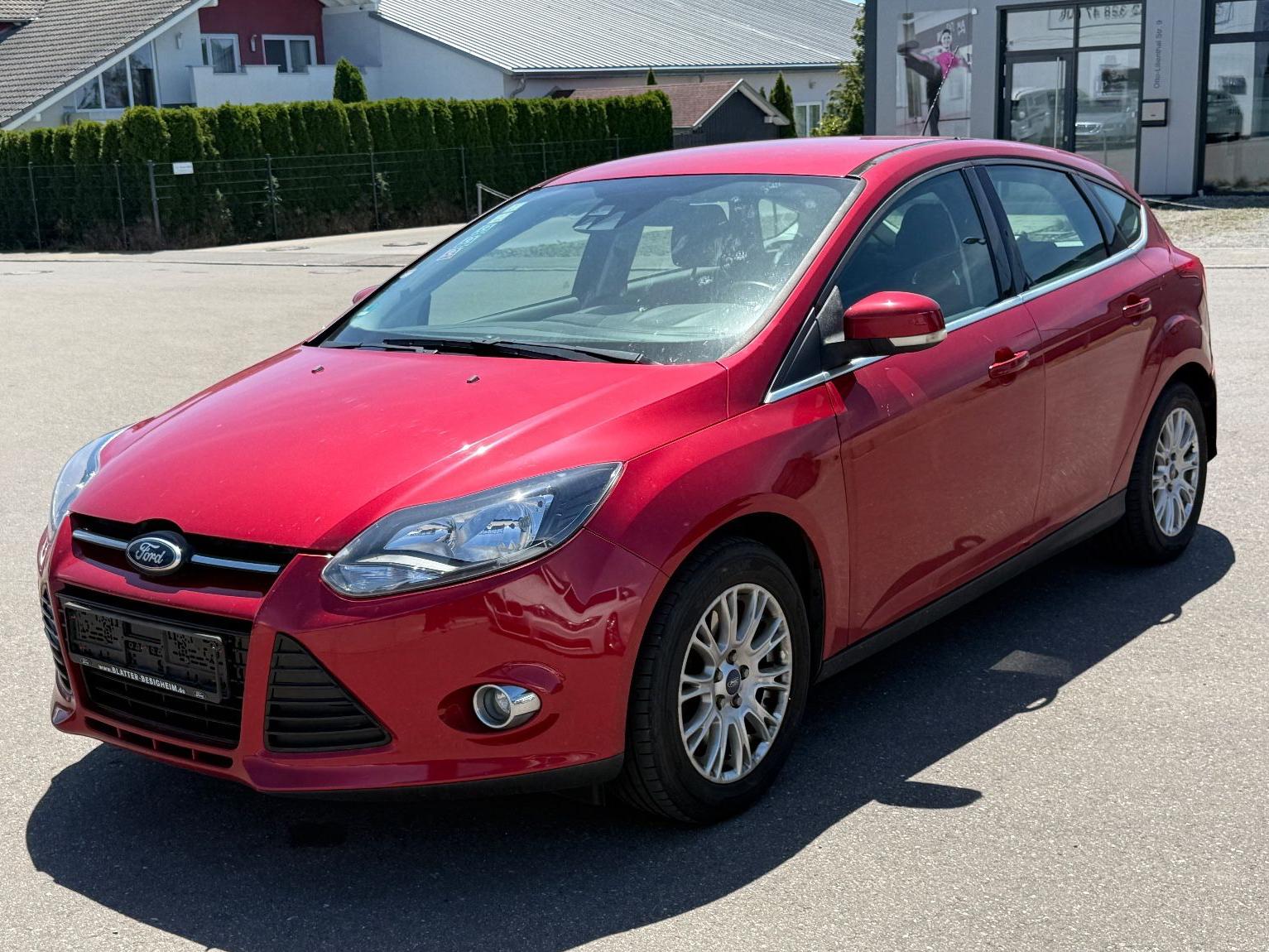 Ford Focus Lim. Titanium 1.6/EURO5/5-TÜRER/WENIG-KM/