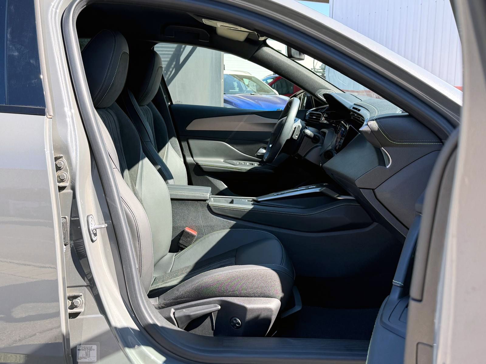 Fahrzeugabbildung Peugeot 308 GT Autom. Plug-In ACC KAM PDC NAV LED LHZ
