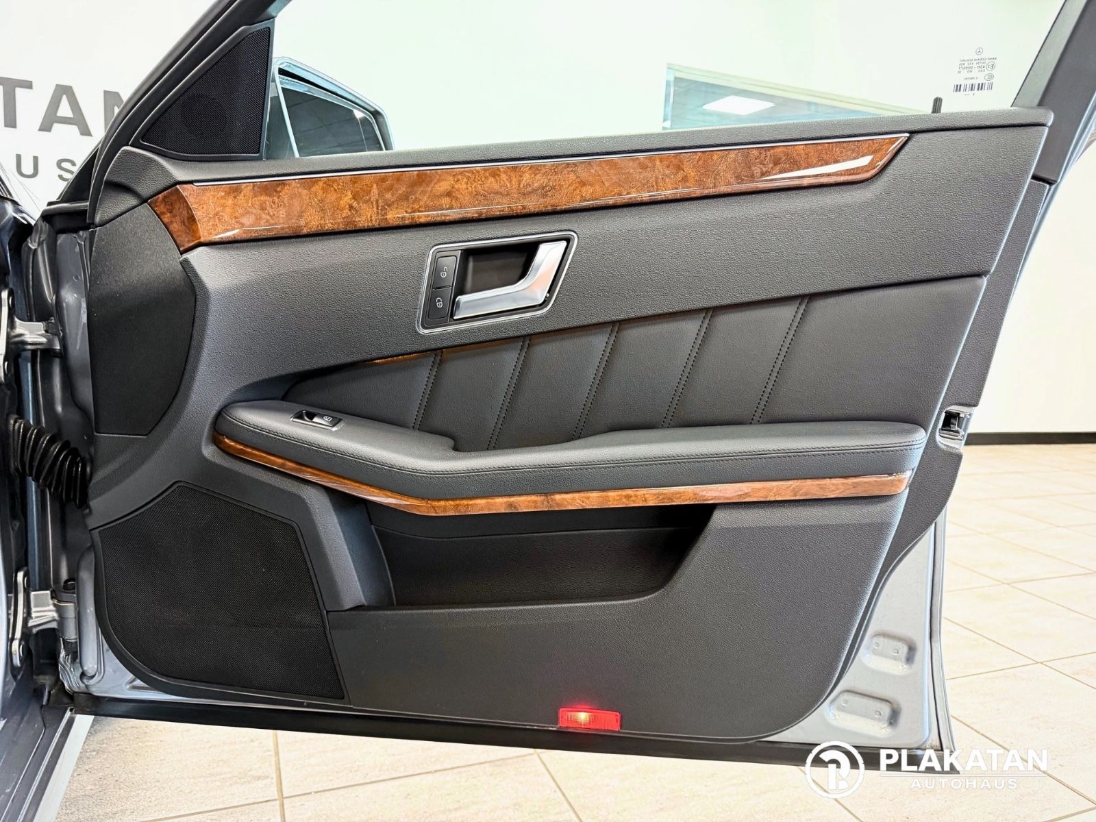 Fahrzeugabbildung Mercedes-Benz E 250 CDI T-Modell Leder AHK MB-Service