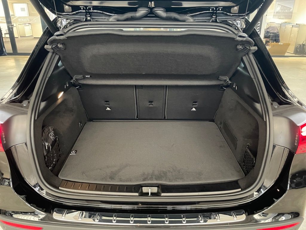 Fahrzeugabbildung Mercedes-Benz GLA 180 Progressive AHK Totwi. Navi LED SHZ KAM