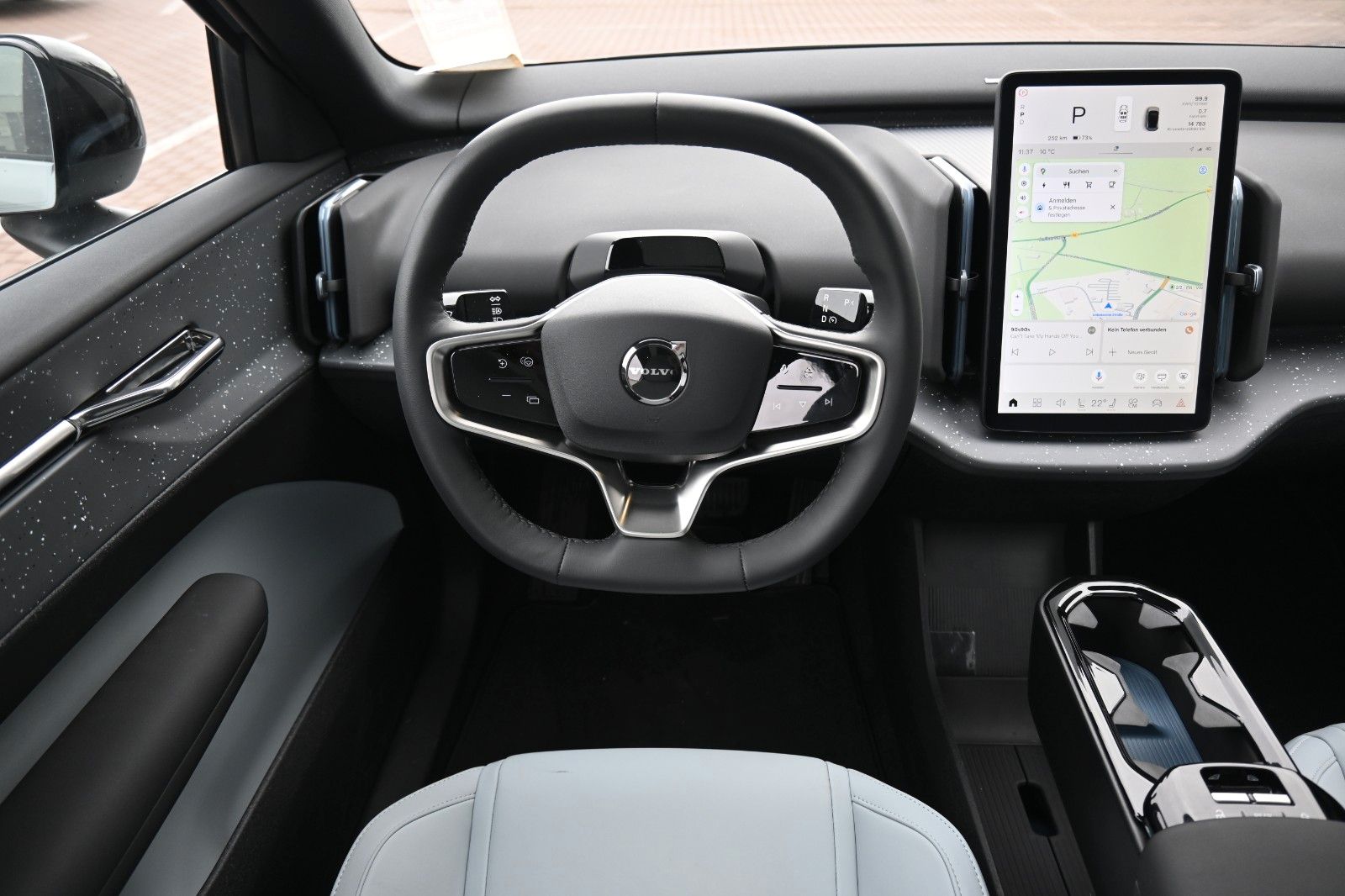 Fahrzeugabbildung Volvo EX30 Twin Performance AWD Ultra*PANO*ACC*20"