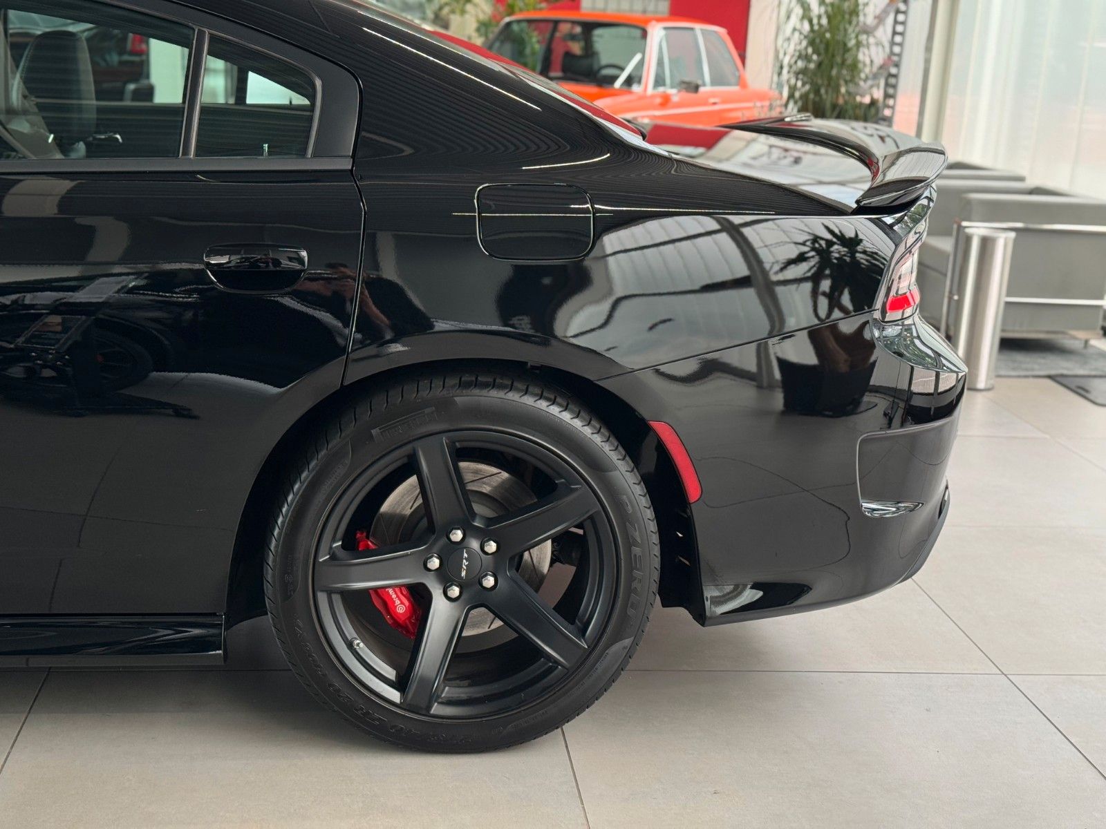 Fahrzeugabbildung Dodge Charger 6.2 SRT Hellcat  "Adaptive Dämpfer NAVI"