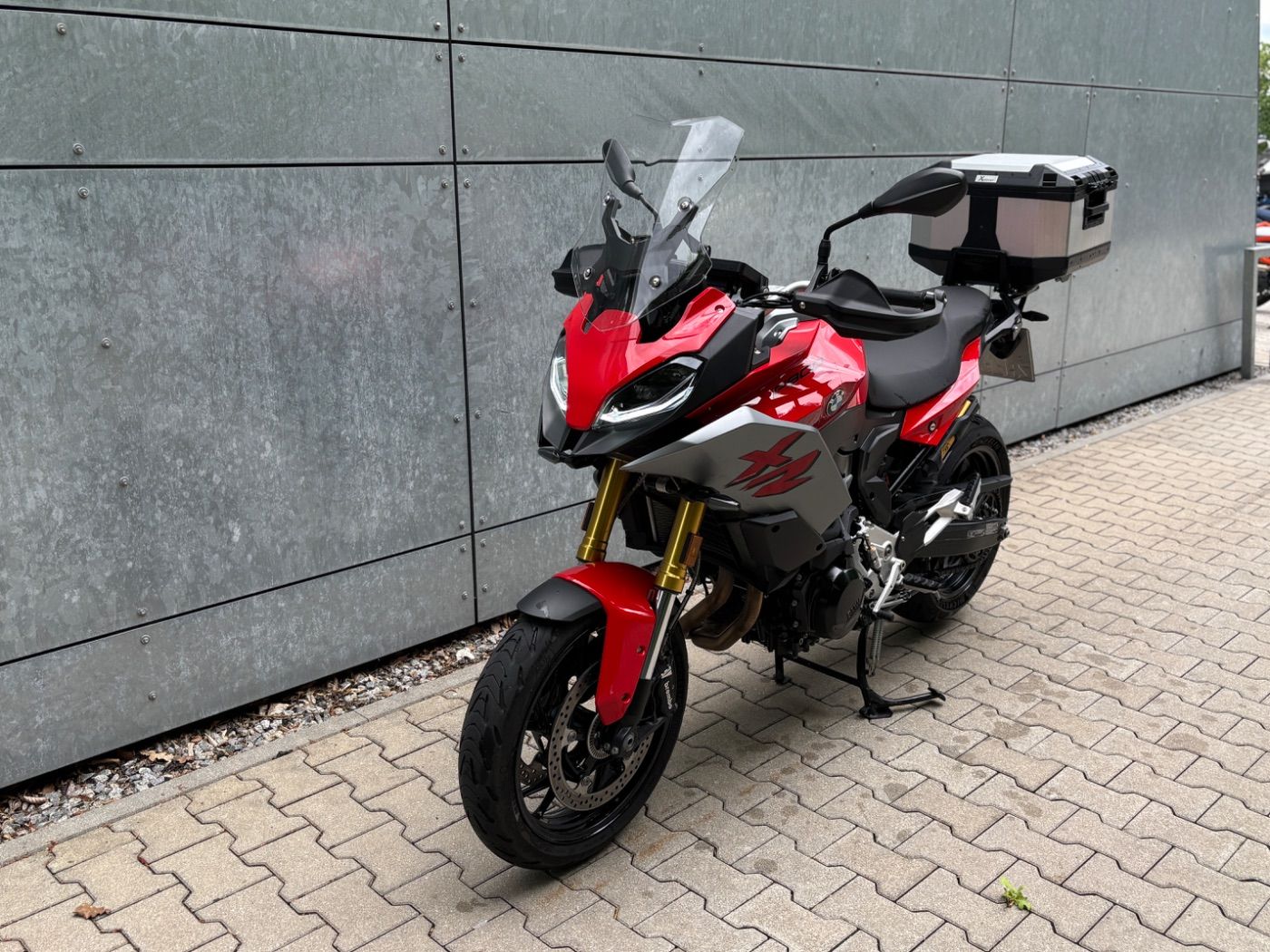 Fahrzeugabbildung BMW F 900 XR A2