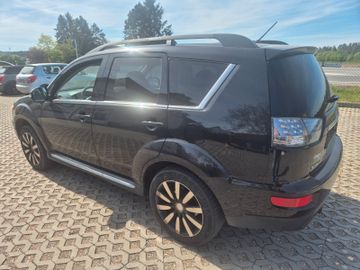 Mitsubishi Outlander - 5