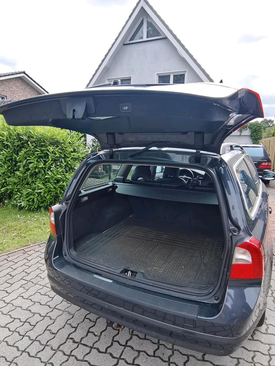 Volvo V70 2010 — photo 6