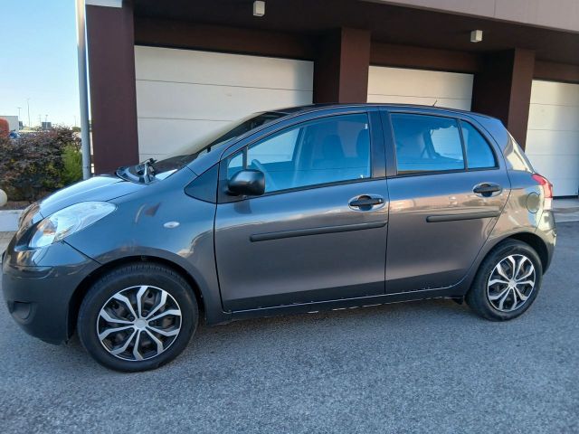 Toyota Yaris 1.0 5 porte Now GPL neo patentati